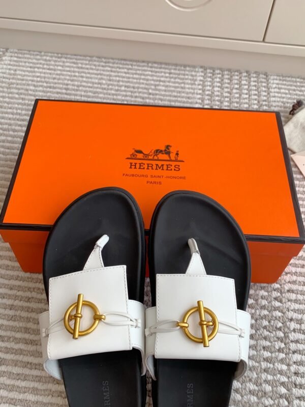 EF603CFE-7FAF-2290-71B6-B2DDE0D24BB8.jpg Hermes Unisex Chypre Sandal