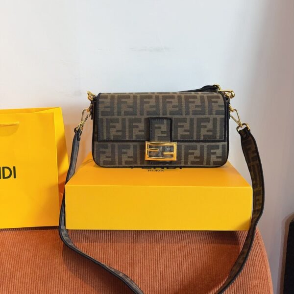 Fendi Baguette Medium - Black Embroidery