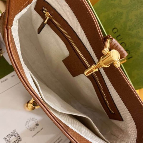 F075BA4C-43F9-A35A-97DD-BE7F271DE062.jpg Gucci Denim Jackie 1961 Small