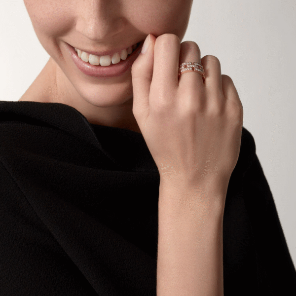F0828182-43CB-8CEA-CDF5-12C4342B7A0C-1.png MAILLON PANTHÈRE RING, 3 HALF DIAMOND-PAVED ROWS