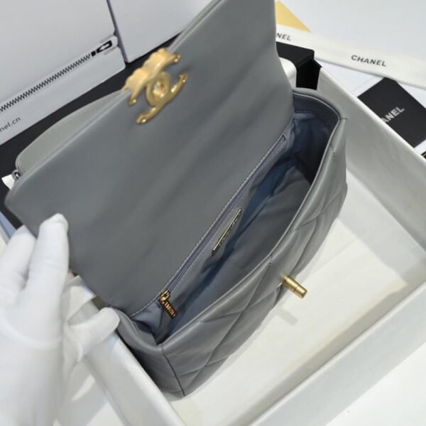 F0BFD45A-9105-74AD-22D7-9C50DE710919.jpg Chanel 19 Handbag AS1160