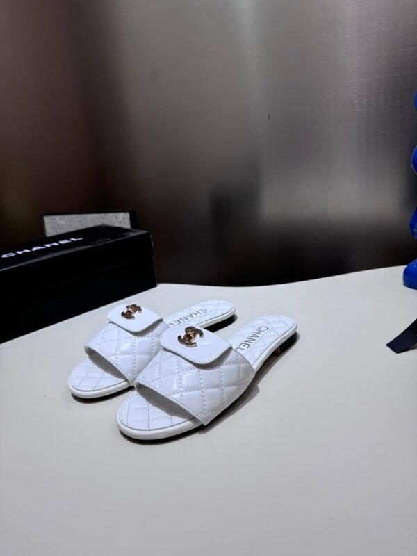 Chanel Women's Logo 25ss CC Sandal