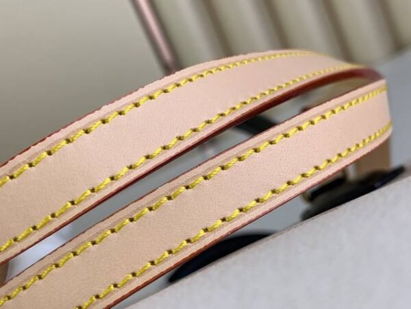 F1E70D4C-07D0-9C24-EF62-5CB7DC9FC1F7.jpg Louis Vuitton OnTheGo MM M46912