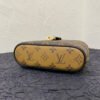 F29F1B20-35D2-4347-DE5C-BE46C0B129FE.jpg Louis Vuitton Vanity Chain Pouch M47125