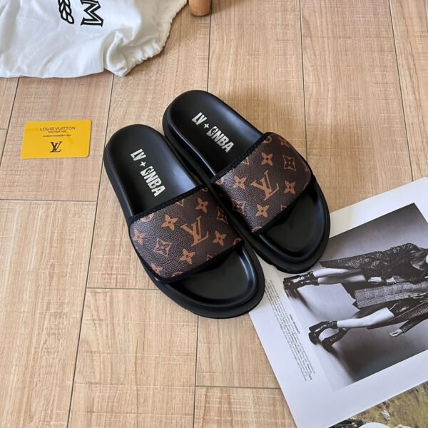 Louis Vuitton Unisex Pool Pillow Comfort Sandal