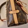 F3C37D74-AA9C-FCC2-A80C-F88E9897D3C9.jpg Louis Vuitton M13014 CARRYALL BB Gloves