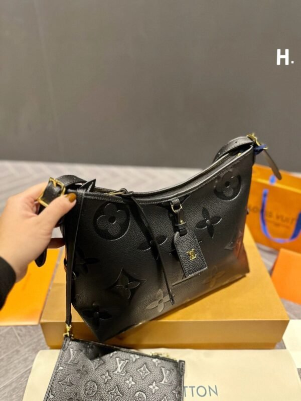 F4891BC7-5E30-AE4C-1D77-4F8B5121F132.jpg Louis Vuitton M46288 CarryAll PM