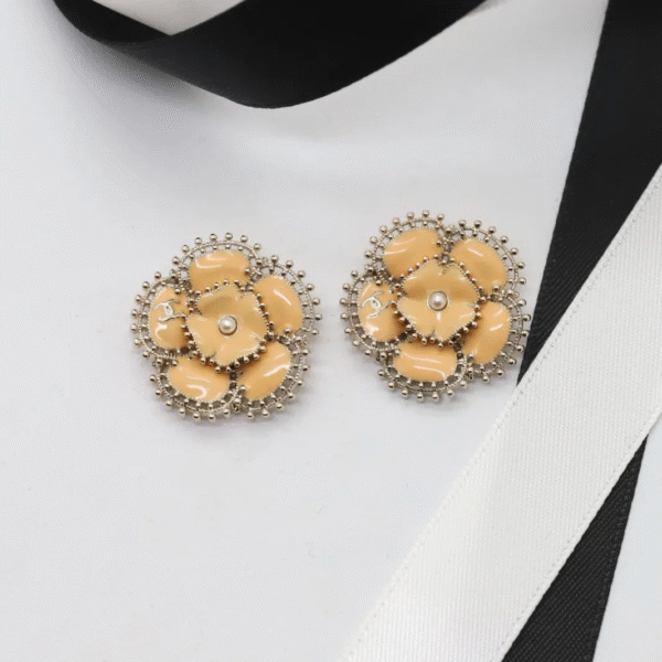 F5967EC7-D00D-CEAF-8C43-2EE89256F831.png CCE502 CC earring - Yellow