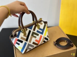 F5B96FE4-AB58-B18E-A1D9-39B76222E768.jpg Fendi By The Way Mini