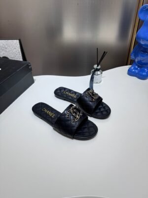 F66D3C29-0262-D672-2F4E-B669EE658CCE.jpg Chanel Women's Logo 25ss CC Sandal