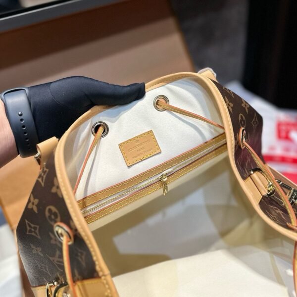 F75AB8C4-2A01-6988-DCC4-3151506B2AFA.jpg Monogram Neo Bucket Bag