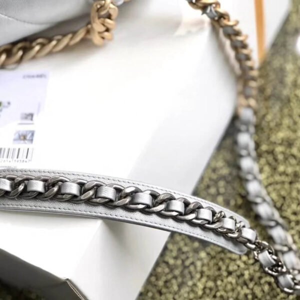 F7FD34F6-FB40-478D-3ECC-E65A3BC2BF1F.jpg Chanel 19 Flap Bag As1160 Silver