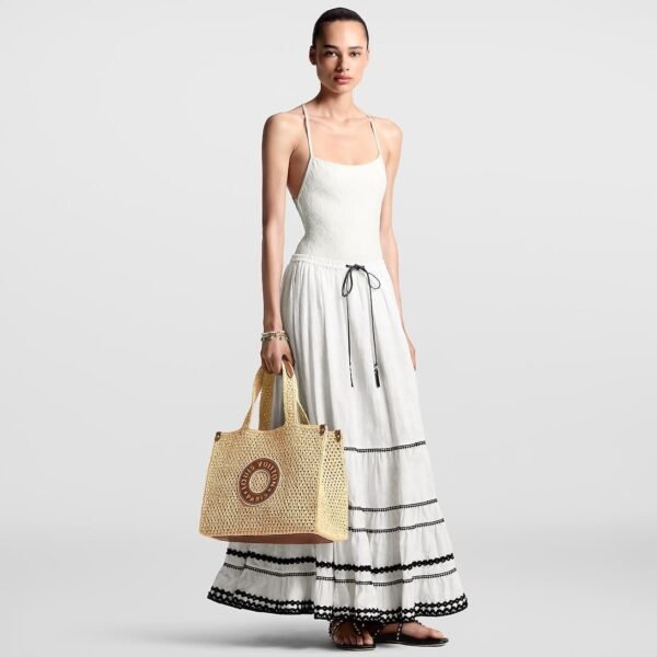 F9219016-B58C-E0BA-8782-2B5139B566FE.jpg Louis Vuitton M24723 OnTheGo MM