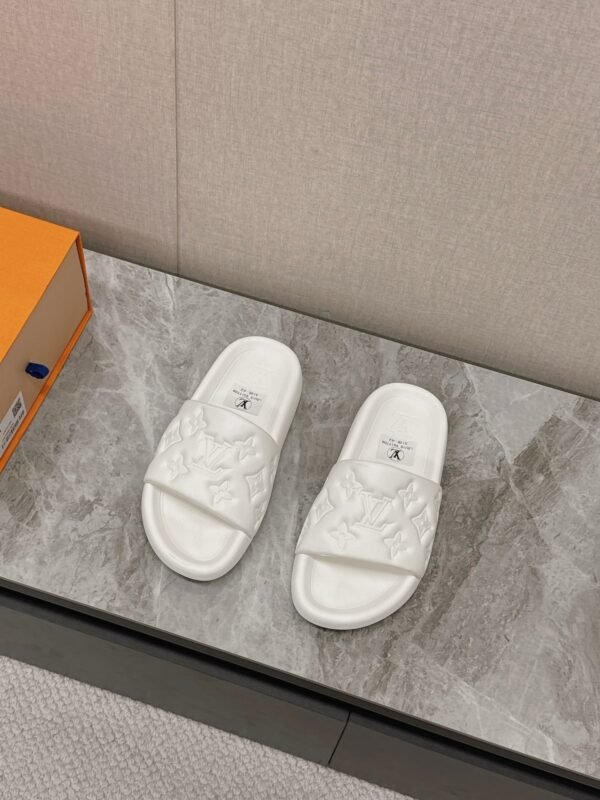Louis Vuitton Unisex Pool Pillow Comfort Sandal