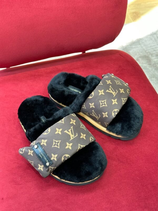 Louis Vuitton Unisex Pool Pillow Comfort Sandal