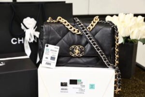 F9EF6445-AB02-E5D3-194B-F648B6325457.jpg Chanel 19 Handbag 26cm Black For Women AS1160 B04852 94305