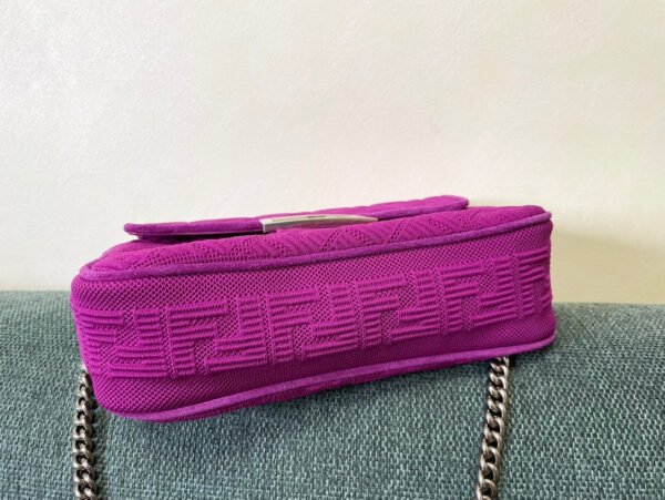 FADFEFE1-06BD-5ECF-8335-88590B772991.jpg Fendi Midi Baguette Chain Bag