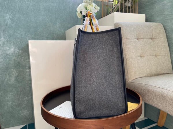 Fendi Sunshine Shopper Large Bag - Large