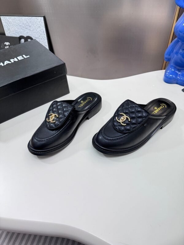 FBD9F65C-0AED-A304-8100-43C770508723.jpg Chanel Women's Logo 25ss Loafers Sandal