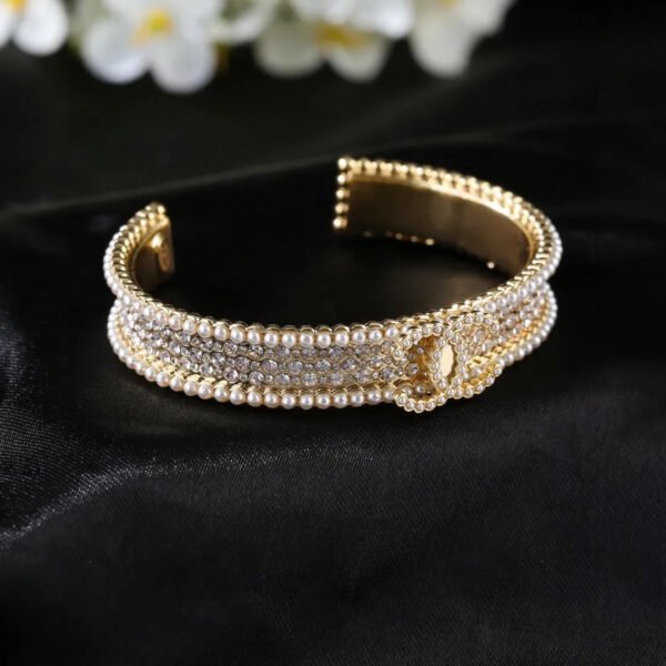 FC2AA9A1-0432-9B28-5784-A9EAB8511667.jpg CC Bracelet 0005