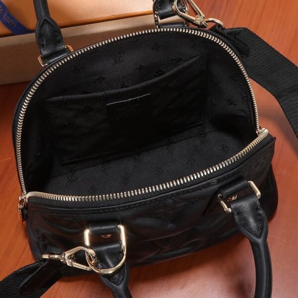 FDAE58C8-6328-B9CB-A947-9C199B66893C.jpg Louis Vuitton M59793 Alma BB