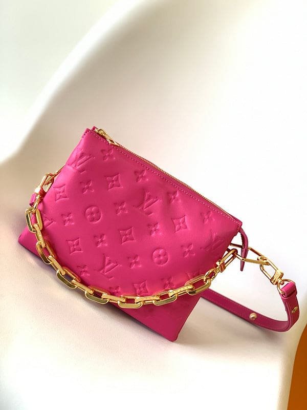 FE8C08CB-F2AA-C220-BA2C-4F9F3CC4ABD6.jpg Louis Vuitton Coussin PM M23613