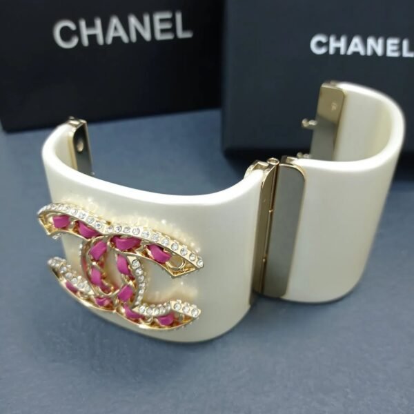 FF24860E-9E50-12E9-3E8B-7158BA227FF0.jpg CC Bracelet 0024