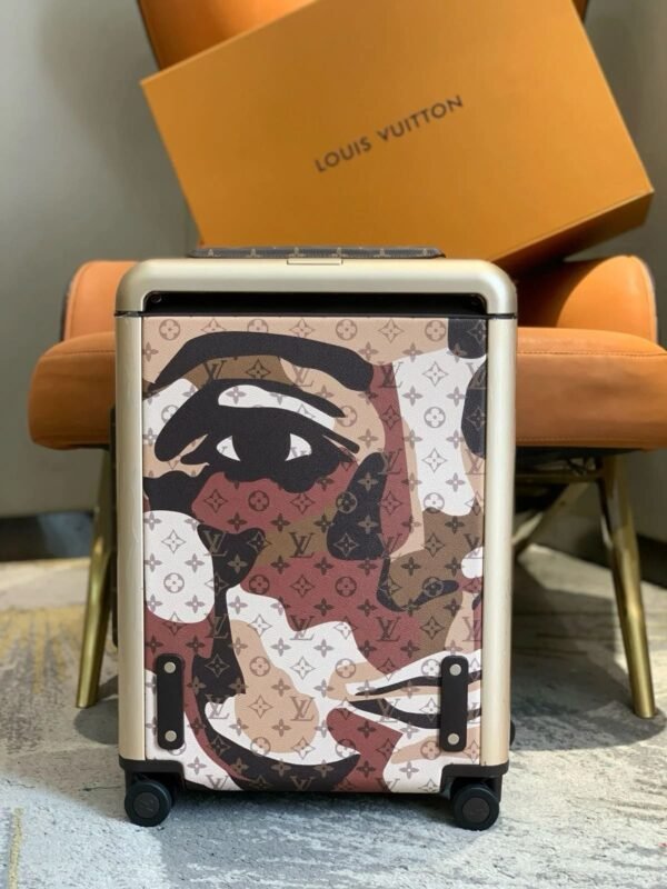 FFE2599A-9374-6E81-BFF1-4504E07CD712.jpg Louis Vuitton M10264 Horizon 55