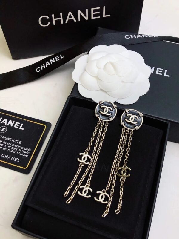 FFF4D055-DBB8-A0FA-55FE-791290722670.jpg cc Earrings