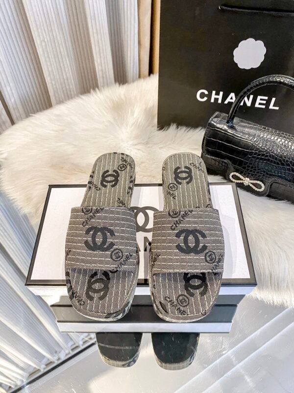 Chanel Women's Logo 25ss CC Sandal