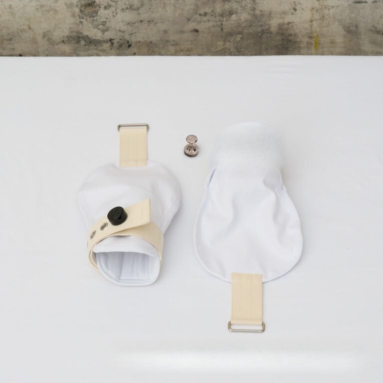 BDSM Gloves Punishment Set White